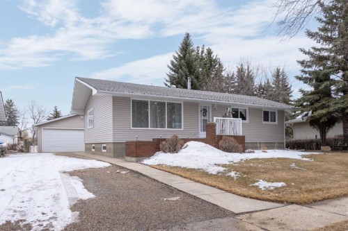 23 Montjoy Avenue  Camrose, AB T4V 2L3