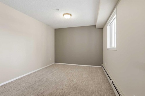 215-56 Carroll Crescent, Red Deer, AB - Indoor Photo Showing Other Room