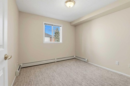 215-56 Carroll Crescent, Red Deer, AB - Indoor Photo Showing Other Room