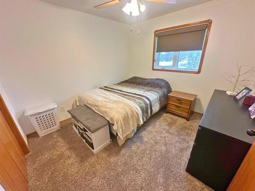 2 Dalton Close, Red Deer, AB - Indoor Photo Showing Bedroom