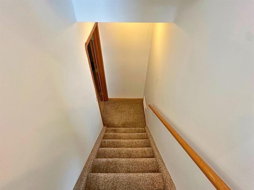 2 Dalton Close, Red Deer, AB - Indoor Photo Showing Other Room