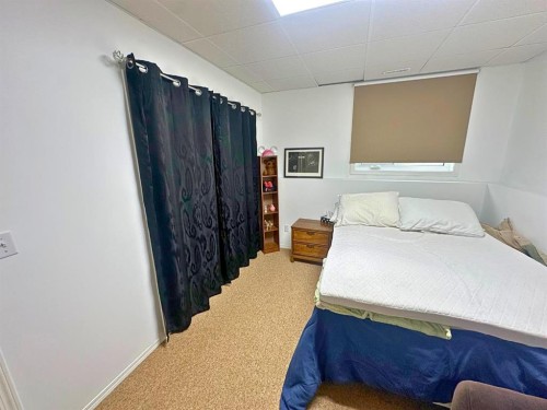 2 Dalton Close, Red Deer, AB - Indoor Photo Showing Bedroom