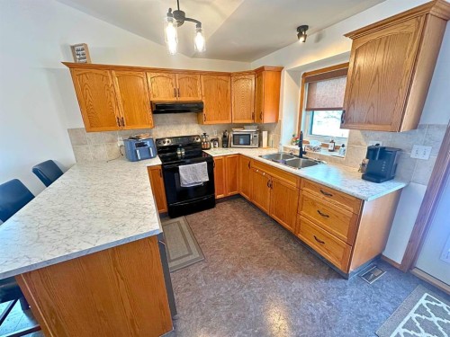 2 Dalton Close, Red Deer, AB - Indoor Photo Showing Kitchen With Double Sink