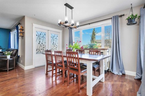 17 Coachill Street, Blackfalds, AB - Indoor Photo Showing Dining Room