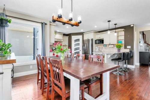 17 Coachill Street, Blackfalds, AB - Indoor Photo Showing Dining Room