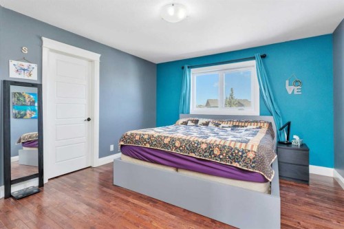 17 Coachill Street, Blackfalds, AB - Indoor Photo Showing Bedroom