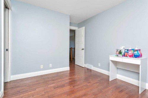 17 Coachill Street, Blackfalds, AB - Indoor Photo Showing Other Room