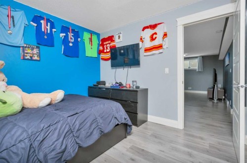 17 Coachill Street, Blackfalds, AB - Indoor Photo Showing Bedroom