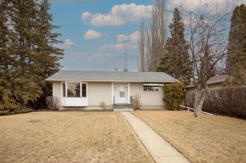 3943 38 Avenue  Red Deer, AB T4N 2T6