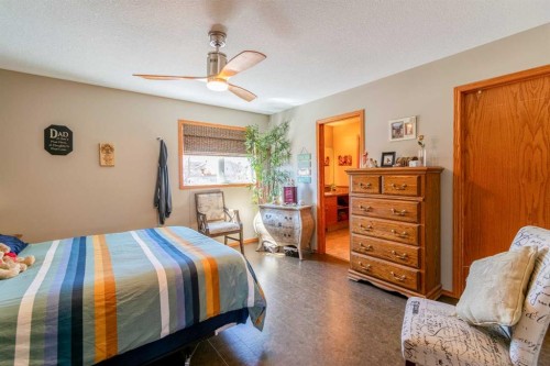 5404 49A Avenue, Alix, AB - Indoor Photo Showing Bedroom