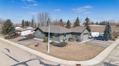 5404 49A Avenue, Alix, AB - Outdoor