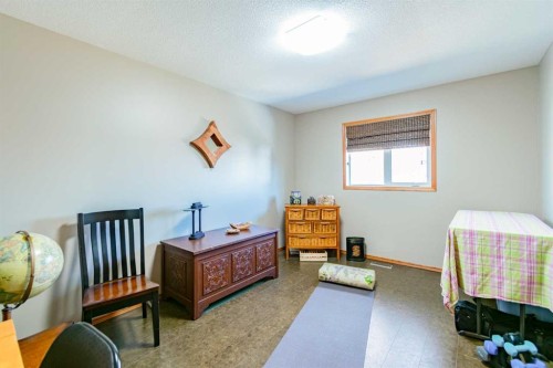 5404 49A Avenue, Alix, AB - Indoor Photo Showing Bedroom