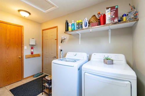 5404 49A Avenue, Alix, AB - Indoor Photo Showing Laundry Room