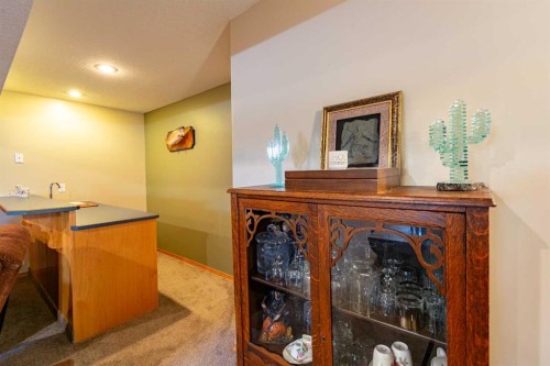 5404 49A Avenue, Alix, AB - Indoor