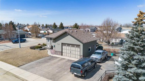 5404 49A Avenue, Alix, AB - Outdoor