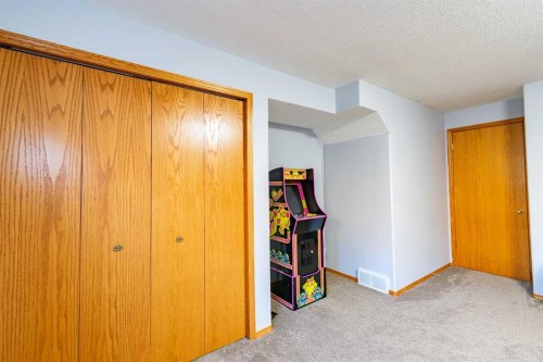 5404 49A Avenue, Alix, AB - Indoor Photo Showing Other Room
