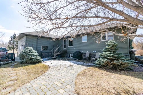 5404 49A Avenue, Alix, AB - Outdoor