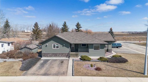 5404 49A Avenue, Alix, AB - Outdoor