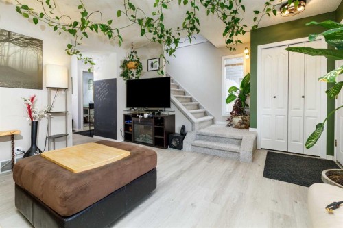 27 Kovac, Red Deer, AB - Indoor