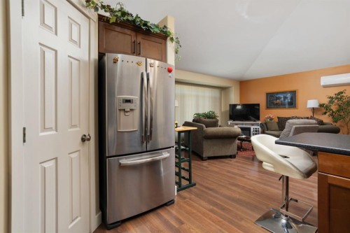 4410 75 Street, Camrose, AB - Indoor