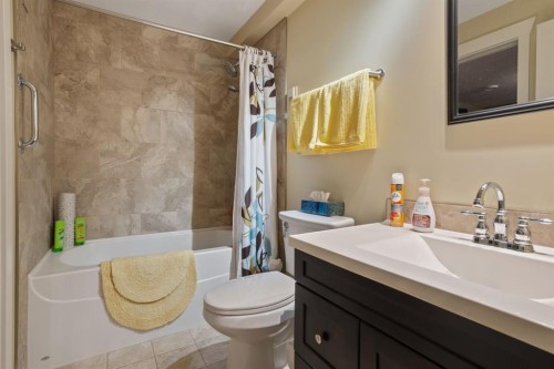 4410 75 Street, Camrose, AB - Indoor Photo Showing Bathroom