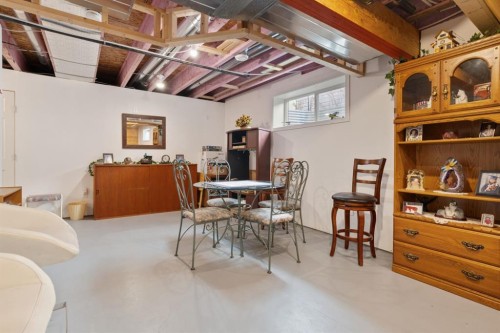 4410 75 Street, Camrose, AB - Indoor