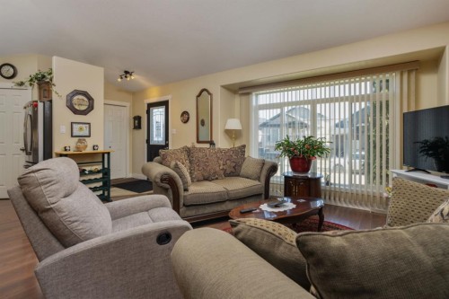 4410 75 Street, Camrose, AB - Indoor Photo Showing Living Room