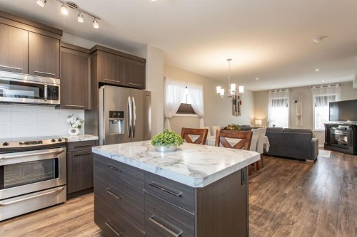 178 Truant Crescent, Red Deer, AB - Indoor Photo Showing Kitchen With Stainless Steel Kitchen With Upgraded Kitchen