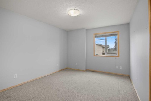 1 Ivey Close, Red Deer, AB - Indoor Photo Showing Other Room