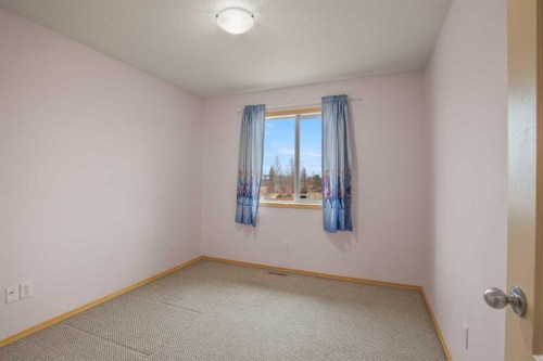 1 Ivey Close, Red Deer, AB - Indoor Photo Showing Other Room