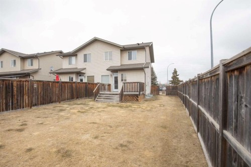 1 Ivey Close, Red Deer, AB - Outdoor