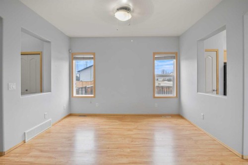 1 Ivey Close, Red Deer, AB - Indoor Photo Showing Other Room