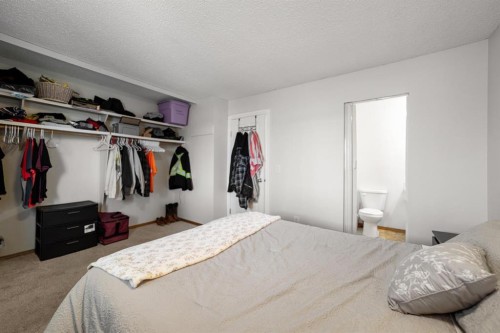 6609 Enevold Drive, Camrose, AB - Indoor Photo Showing Bedroom