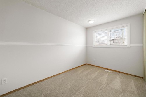 6609 Enevold Drive, Camrose, AB - Indoor Photo Showing Other Room