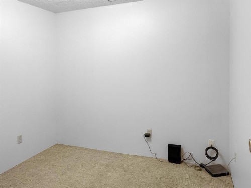 6609 Enevold Drive, Camrose, AB - Indoor Photo Showing Other Room
