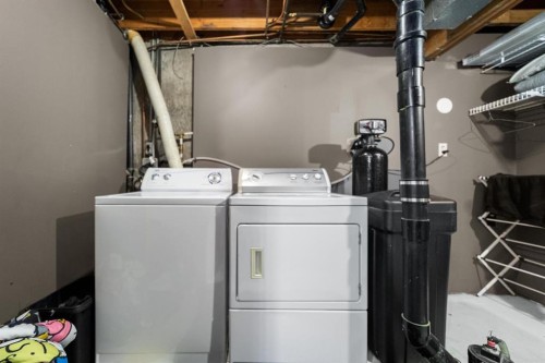 6609 Enevold Drive, Camrose, AB - Indoor Photo Showing Laundry Room