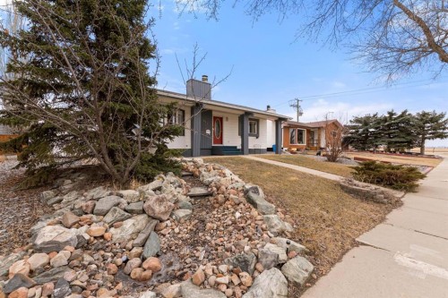 6609 Enevold Drive, Camrose, AB - Outdoor