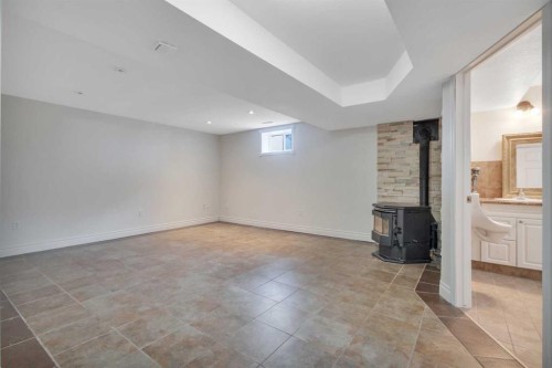 5432 46 Avenue, Lacombe, AB - Indoor