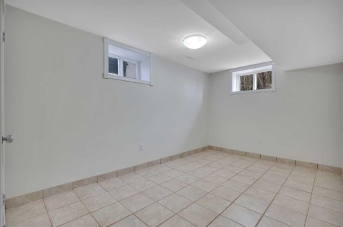 5432 46 Avenue, Lacombe, AB - Indoor Photo Showing Other Room