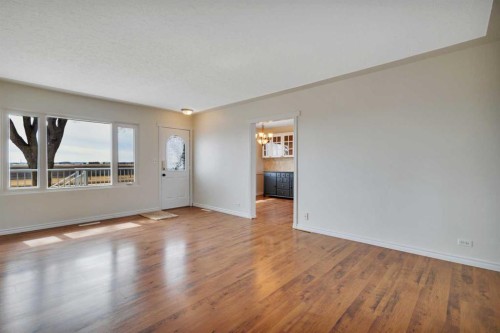 5432 46 Avenue, Lacombe, AB - Indoor Photo Showing Other Room