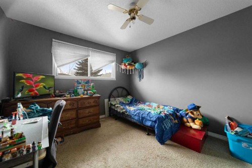 4925 49 Street, Killam, AB - Indoor Photo Showing Bedroom