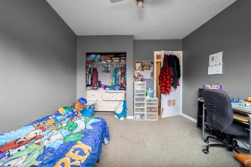 4925 49 Street, Killam, AB - Indoor Photo Showing Bedroom