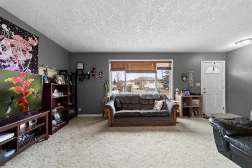 4925 49 Street, Killam, AB - Indoor