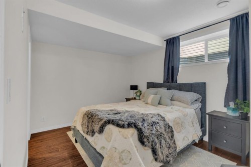 56 Wilkinson Circle, Sylvan Lake, AB - Indoor Photo Showing Bedroom