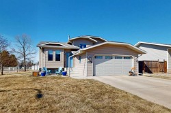 6212 Spruce Drive Stettler, AB T4K 1G3