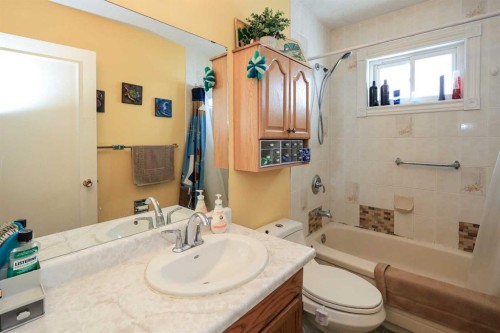 56 Elder Street, Red Deer, AB - Indoor Photo Showing Bathroom