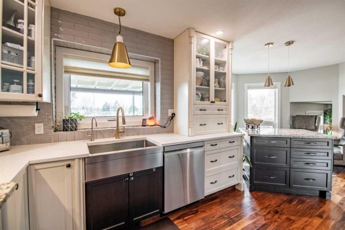 14 Eldridge Crescent, Red Deer, AB - Indoor Photo Showing Kitchen With Upgraded Kitchen