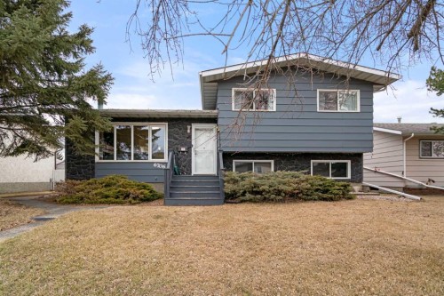 6706 Marler Drive  Camrose, AB T4V 3R3