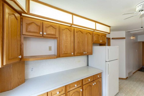 4108 49A Avenue, Innisfail, AB - Indoor Photo Showing Kitchen