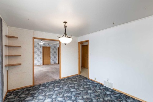 4108 49A Avenue, Innisfail, AB - Indoor Photo Showing Other Room